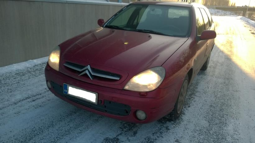 Tässä mallissa on käytössä kaasunestejousitus ja joissakin autoissa voikin esiintyä taka-akselin hydropneumaattisten jousten vuotoa (KUVA 20.). KUVA 20.