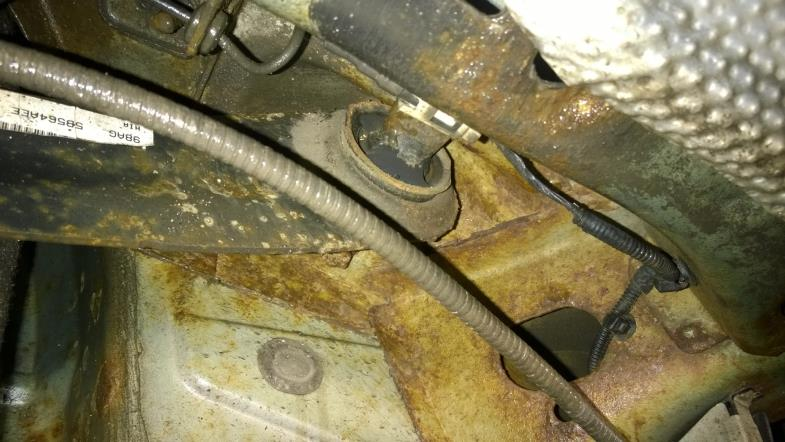 Bensiiniautojen pakokaasupäästöissä arvot ylittävät minimirajat, mikä johtaa hylkäykseen. Jarruihin liittyvät hylkäykset johtuvat useimmiten taka-akselin jarruvoimien liian suuresta erosta.