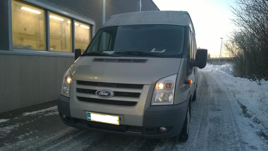 34 Transit, 6. sukupolvi 6. sukupolven Ford Transitin (KUVA 34.) hylkäysprosentti on 27 % (otanta 52 kpl). Yleisiä hylkäyssyitä ovat etuakselistoon ja dieselautojen pakokaasupäästöihin liittyvät viat.