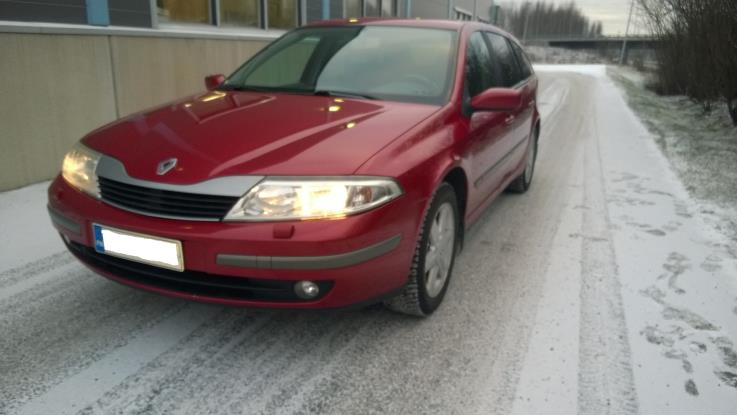 50 13 RENAULT Laguna, 2. sukupolvi Renault Lagunan (KUVA 55.) hylkäysprosentti on 56 % (otanta 32 kpl). Yleisimpänä hylkäyssyynä ovat etuakselistoon ja OBD-testiin liittyvät viat.