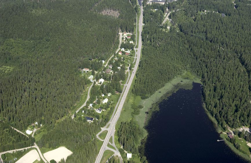 Pysyvä asutus sijoittuu pääosin neljälle eri osa-alueeseelle, jotka ovat Kairahta, Laajaranta, Oravasaari ja Ilmopohja.