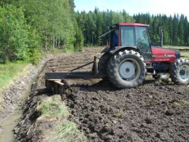 Salaojitus Pintavedet - pinnanmuotoilu Läpäisevyys -