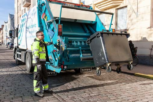 ohje-ehdotus 4 6.2 Tyhjennyskalusto Jäteauto pääsee esteettömästi kiinteistön jäteastioille, kun jätetila on sijoitettu tonttiliittymän läheisyyteen, mahdollisimman lähellä ajotietä.