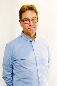 PÄÄKIRJOITUS 16.1.2017 Auttamisen juhlaa! Vuosi 2017 on Suomelle, Suomen Punaiselle Ristille sekä meille Hämeen piirille tärkeä ja merkittävä juhlavuosi.