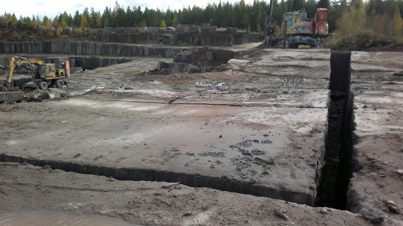 Kamin pinnalle linjalle noin 3m etuseinästä oli syntynyt pitkittäisrako, joka oli havaittavissa väleillä 0-8 m, 13,5-19 m ja 26-29 m.