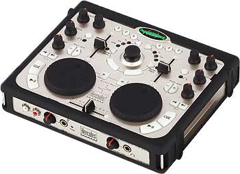 6.5 Midi-kontrollerit 6.5.1 Dj-tyyppiset kontrollerit Dj-tyyppisillä kontrollereilla tarkoitetaan esimerkiksi Hercules DJ Consolen tapaisia midi-kontrollereita.