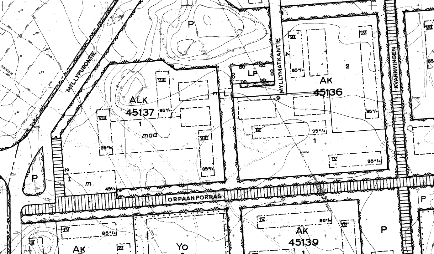 Ote asemakaavasta nro 5205 Vuodelta 1962 olevan asemakaavan mukaan kortteli 45137 on yhdistettyjen liike- ja asuntokerrostalojen korttelialuetta (ALK) kortteli 45136 on asuinkerrostalojen