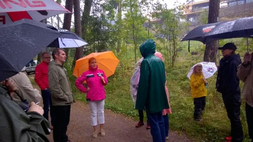 45 Läsnä kaupunkisuunnitteluvirastosta Petri Leppälä, arkkitehti Anri Linden, toimistopäällikkö, Itäinen toimisto Tiina Antila-Lehtonen, vuorovaikutussuunnittelija Lisäksi hankkeen alullepanijan