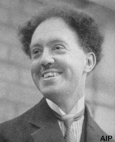 Matter waves A French Louis de Broglie (1892-1987) presented in his doctoral thesis