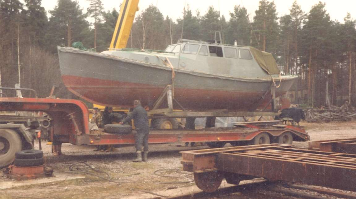 Keväällä 1986 kommodori Juha Jouhki kirjoitti jäsenkirjeessä, että on perustettu toimikunta, jonka tehtävänä on tutkia ja suorittaa