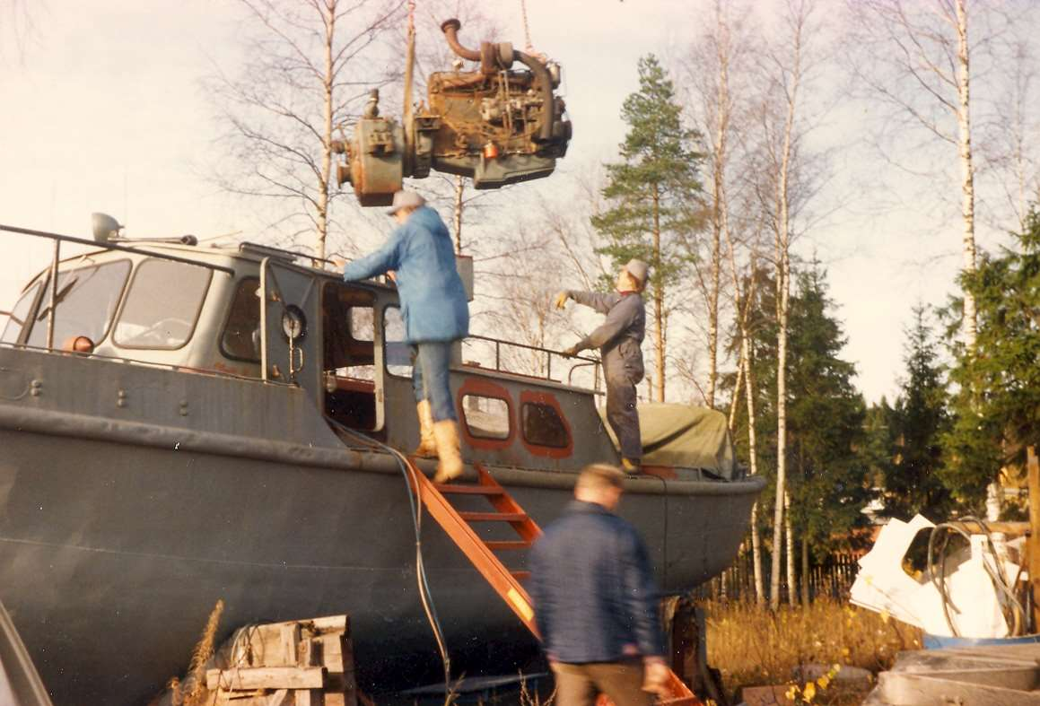 ylivoimaiseksi tehtäväksi toimikunta voi asettaa aluksen myytäväksi käyvästä ja hallituksen hyväksymästä hinnasta.