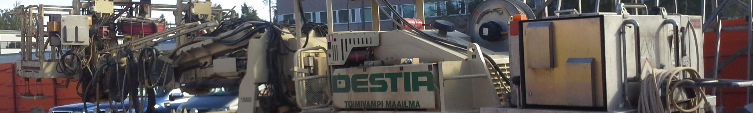 Tunnelin aukaisu sisältää paljon räjähdeainetta ja tällainen toimenpide helpottaa koko tunnelin