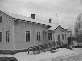 4 3 GRÄNNÄS SKOLA ei asemakaavaa noin,6 ha 68 kem2+ vanha koulurak. 3 kpl rakennusvuodet 192,1949,1973 peruskorjausvuodet - 697 hym2 4 por +opp. erit.ryhmä 6 opp. 11,6 hym2/opp.
