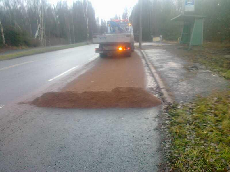 56 Osa haastateltavista ei nähnyt hiekoituksessa lainkaan ongelmia. Hiekoitus on tyypillinen erityistehtävä, jossa vaadittavaa kokemusta ja ammattitaitoa on vain harvalla.