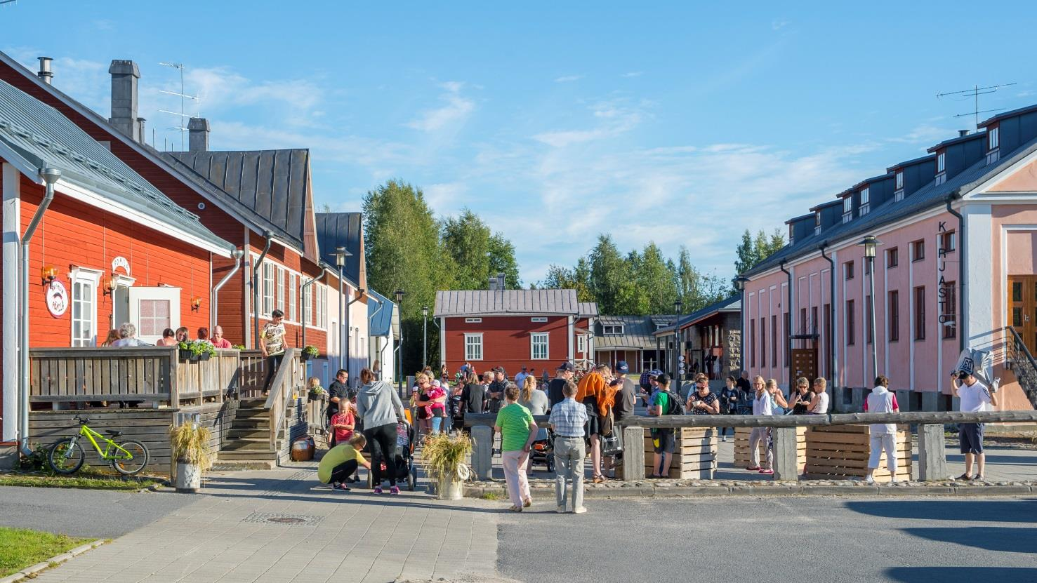 MENESTYKSEN AVAIMIA Luottamus ja päätöksentekokulttuuri Ennakkoluulottomuus Viestintä Avoimuus