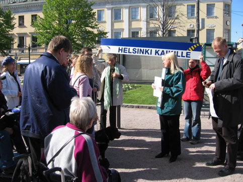 2.3 Sidosryhmien kävelykierros Liikekeskustan alueella pidettiin sidosryhmien kävelykierros 30.5.2006