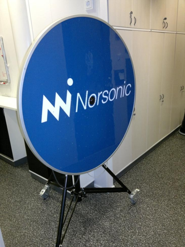 4 AKUSTINEN KAMERA NORSONIC NOR848 Norsonicin valmistama Nor848 on akustinen kamera (kuva 4), jolla voidaan paikallistaa ja mitata rakenteissa esiintyviä äänien vuotokohtia.