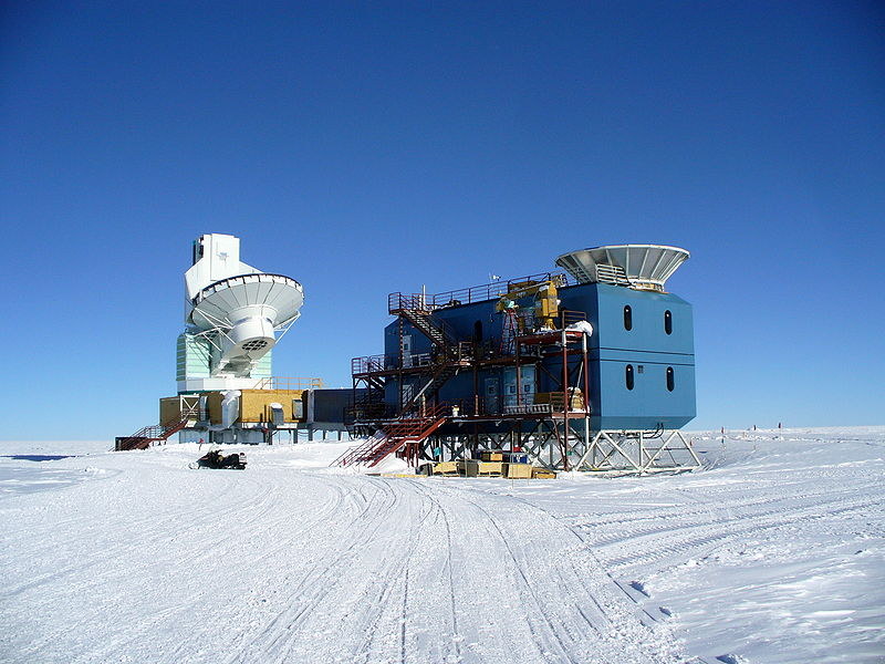 polarisaaeoon. Jos havainto pitää paikkansa, se on ensimmäinen osoitus pelkän avaruuden kvan%fluktuaaeoista.