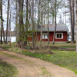 rantasaunaa. Rakennuksista neljä on rakennettu 1960-70 -luvuilla ja yksi 1980-luvulla.
