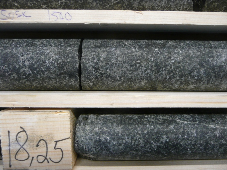 Paikoin kivi on laikukasta kun oliviinihajarakeet ovat isohkoja (10-20 mm).
