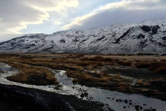 REISSURAPORTTI Reissuraportti: ICE-SAR Konferenssi, Reykjavik Islanti Islanti, noin 330 000 asukkaan saarivaltio Pohjois-Atlantilla.