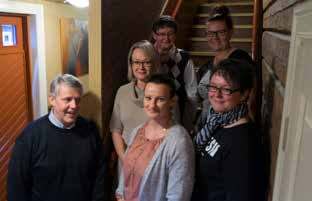 TIIMIT ESITTELYSSÄ Länsi-Suomen piirin tiimit esittelyssä Kirppistiimissä alarivissä Pekka Annala, Krista Kinnunen, Anne Manninen.