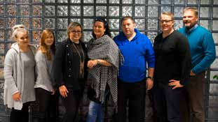 EA-Koulutustiimiin kuuluvat alarivissä Sari Reinikainen, Marja-Liisa Valli, Anne Heiskanen.