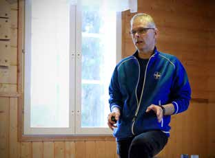 JARMO OJAJÄRVI Jarmo Ojajärvi, jämäkkä ja helposti lähestyttävä vapepalaisten vääpeli Vapaaehtoisen pelastuspalvelun hopeisen ansiomerkin Jyväskylän Vapepa-foorumissa 26.11.
