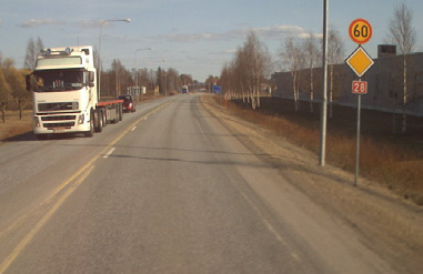 Taajaman maankäyttö kiteytyy maanteiden ympärille. Teollisuutta on Kirkonkylässä kantatien 63 itäpuolella, ja muu maankäyttö sijoittuu valtatien ja kantatien molemmin puolin.