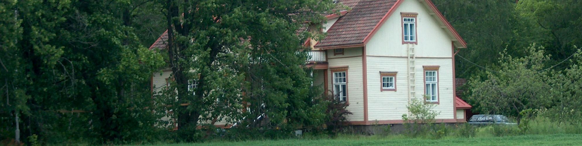 Hanhijärven kylän vanhaa rakennuskantaa, vasemmalla Vanha-Vörsti, oikealla Tammisto 2) Partekin alue. Ihalaisen kalkkikivilouhoksen historia ulottuu 1700-luvulle.