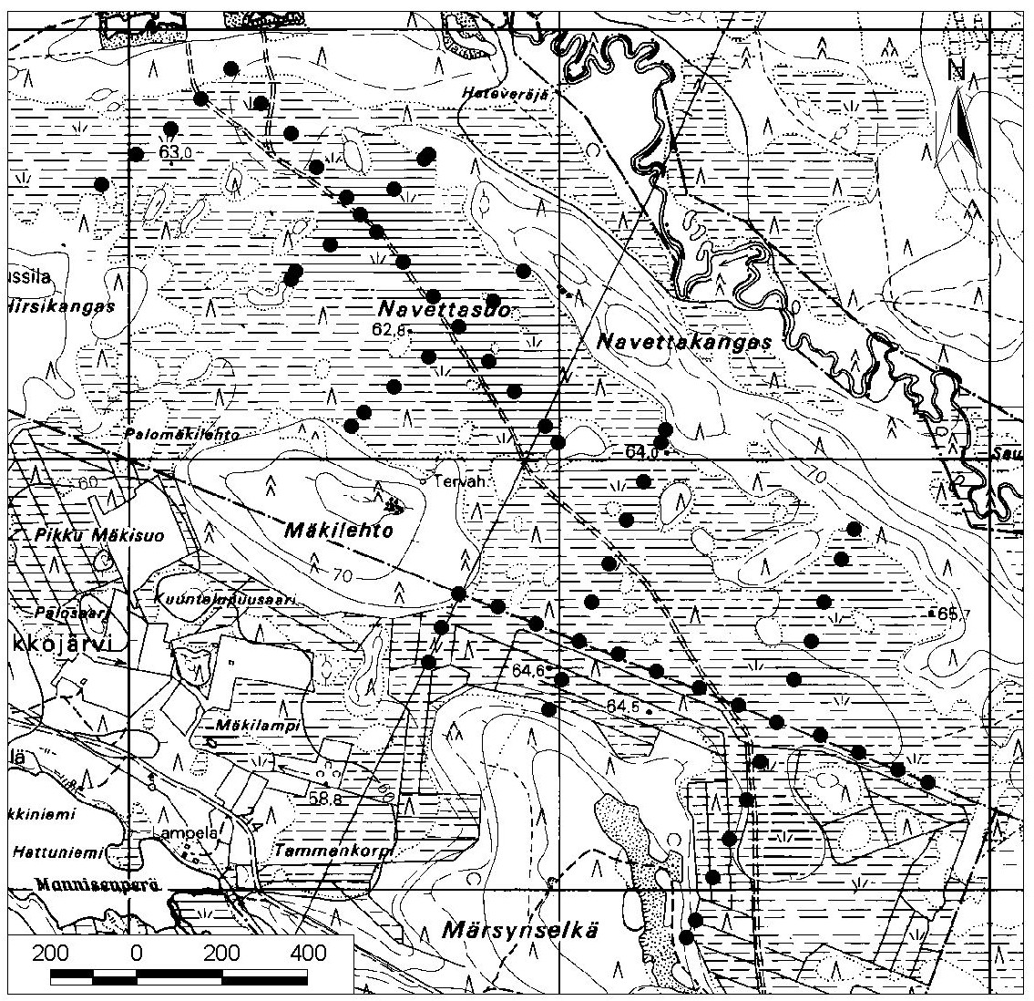 Kuva 36. Putkisuon kartta ja tutkimuspisteet. 35. Navettasuo Navettasuo (kl. 3511 11) sijaitsee harjumaastossa noin 29 km Haukiputaan kirkolta itään ja rajoittuu hiekkakankaisiin (kuva 37).