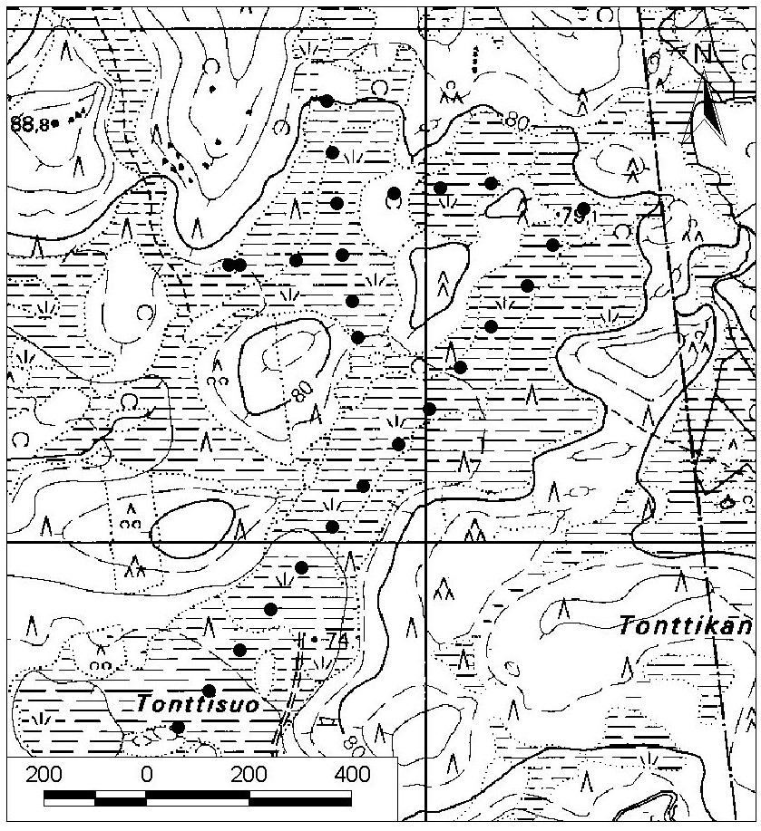 37. Tonttisuo Tonttisuo (kl. 3511 11) sijaitsee noin 32 km Haukiputaan kirkolta itään (kuva 39). Suo rajoittuu hiekkaisiin moreenikankaisiin ja saarekkeisiin. Eteläosaan tulee metsäautotie.