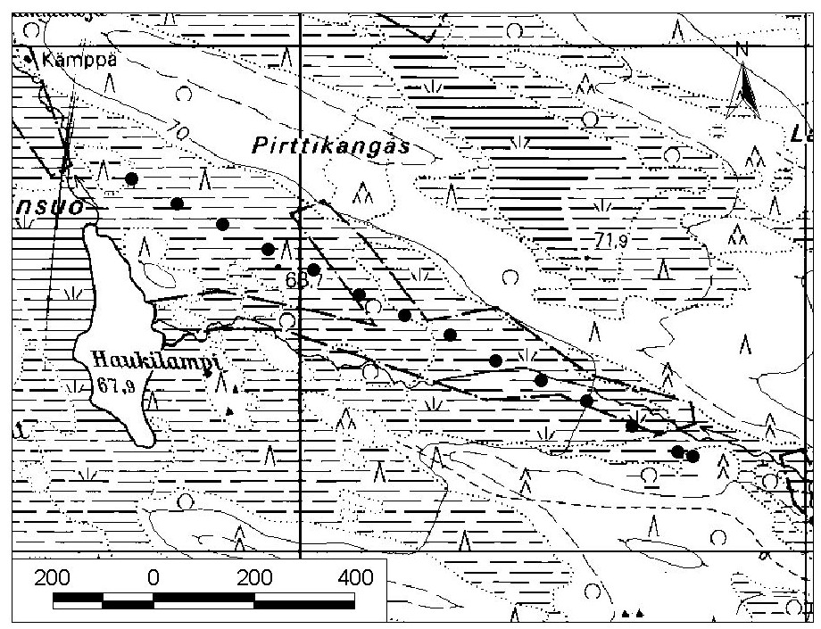 Suon pinta-ala on 74 ha, josta on yli 1 m:n syvyistä aluetta 25 ha ja yli 1,5 m:n aluetta 8 ha. Pinta on 68,4-73,1 m mpy ja viettää suon pituussuunnassa loivasti luoteeseen.