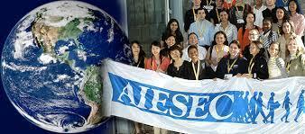 AIESEC Maailman suurin opiskelijavetoinen järjestö: 126 maata ja aluetta Opiskelijoilta opiskelijoille Työharjoitteluohjelmat, vapaaehtoistyö ja osallistuminen paikallisen osaston toimintaan