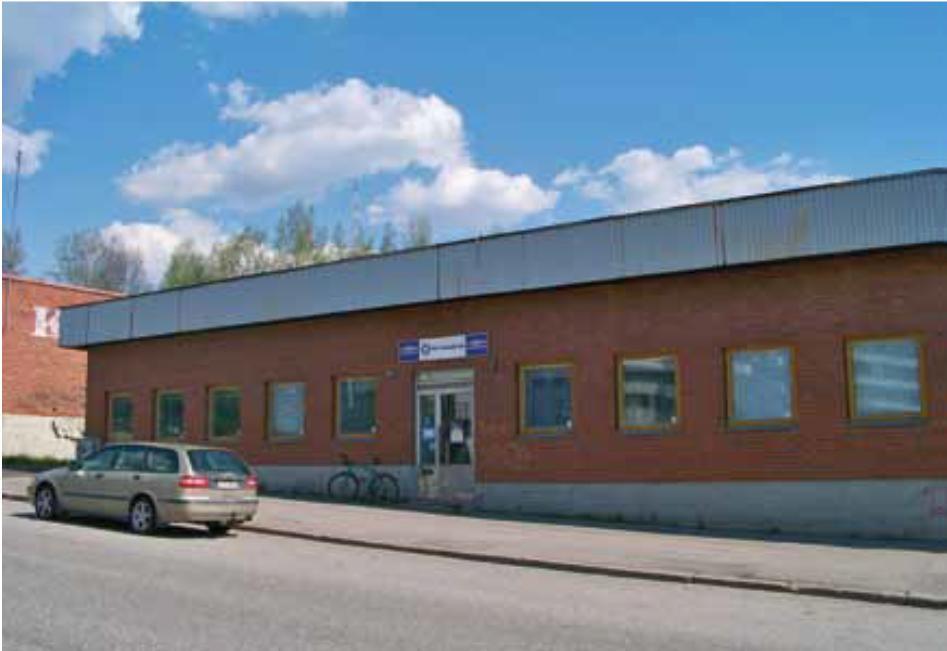 Nykyisen, päätteenä olevan rakennuksen julkisivuja on määrätty kaavamuutoksella suojeltavaksi osittain (ju/s).