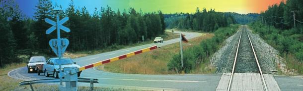 TURVALLISUUS Junaliikenteessä ei kertomusvuonna sattunut henkilövahinkoon johtaneita onnettomuuksia. Sen sijaan tasoristeysonnettomuuksia sattui yhteensä 51 ja niissä kuoli 10 henkilöä.