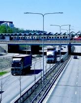 Myös junaliikenteen täsmällisyyteen turvallisuutta lisäävänä tekijänä kiinnitettiin erityistä huomiota. Tähän liittyvää kehitystyötä tehtiin yhteistyössä VR Osakeyhtiön kanssa.