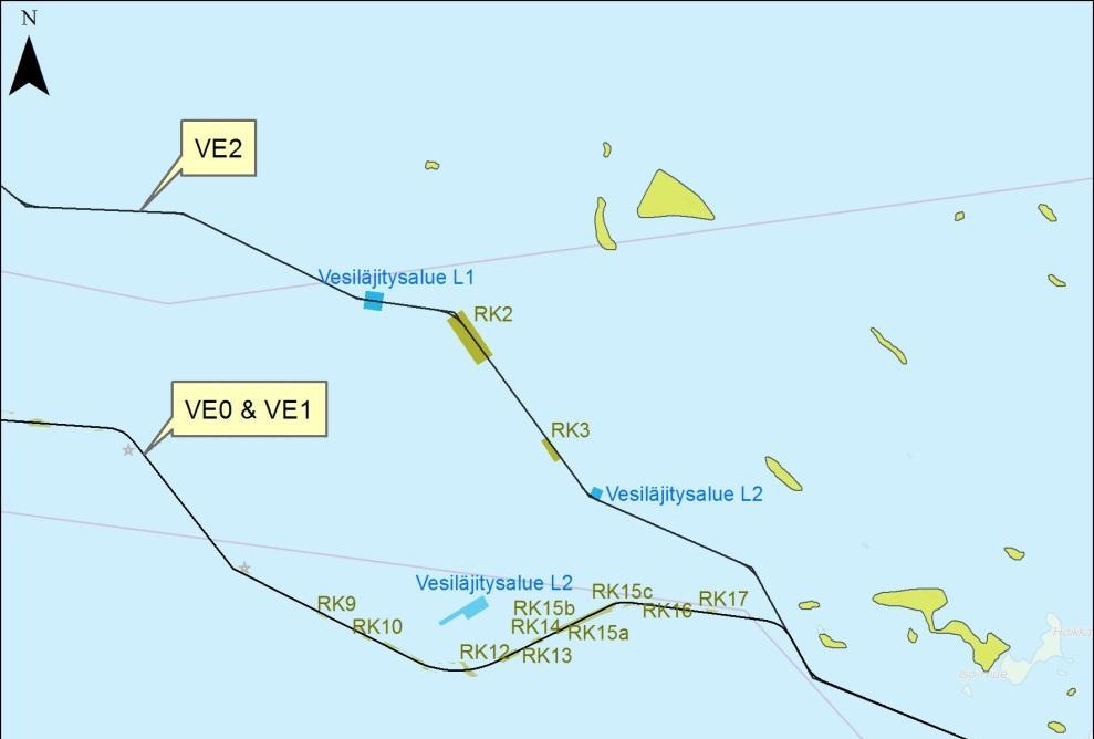 123 Väylälinjaus VE1 (ja VE0) ja sen lähimmät työalueet sijaitsevat noin kahden kilometrin etäisyydellä Natura-alueen rajauksesta (Kuva 13-5).
