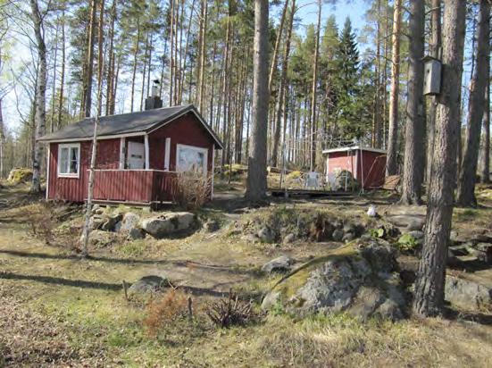 Pohjoisemman rakennuspaikan rakennukset. Kuva 21. Eteläisemmän rakennuspaikan rakennukset. 4.7.2 Kaavamuutosaloitteen tekijä ja maanomistus Aloite kaavamuutokselle on tullut Rautjärven kunnasta.