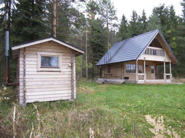 Päärakennukselle on myönnetty rakennuslupa vuonna 2001. Seutu- ja maakuntakaavassa ei ole osoitettu alueelle kohdistuvia merkintöjä. Kuva 27. Päärakennus ja sauna. 4.13.