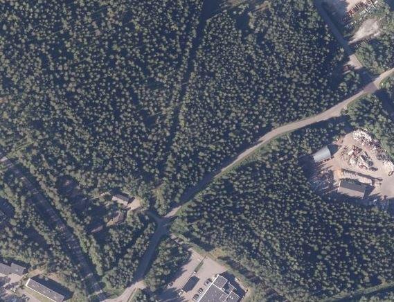 n alue. Punaisella rajauksella on esitetty uuden teollisuusalueen paikka. 4.