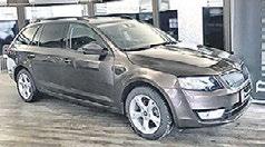 270 tkm, huoltokirja, 6-vaihteinen manuaali, CD, navi, ilmastointi, lisälämmitin, vetokoukku. HUO! 2.2 135 kw, EP ym. 4.900,Volvo 80 2.4i -99 j.