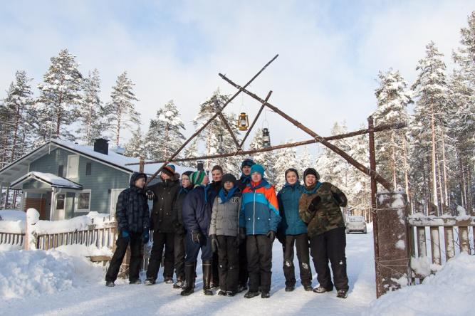 14/21 7.5. Kipinän hetki -kisarasti, Jämijärvi Osallistujat: - Su, - Se, - Ta, 1 Sa, - Va, 6 Aik, - EVP, 2 EVPAik, Yht. 9 Sudenpentukisa järjestettiin Jämin maastossa, hienossa aurinkoisessa säässä.