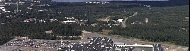 8/18 BENSIINI (20 000 L) GLYKOLI (40 000 L) DIESELÖLJY (4 500 L) GLYKOLI- JÄTE (1000 L) BENSIININ TÄYTTÖ- ASEMA MATERIAALI- LABORATORIO (vähäisiä määriä kaasuja) LIUOTINVÄRI- PUMPPAAMO (n.