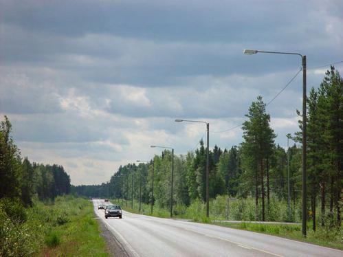 Mikäli Vaalantien varteen saadaan seudullisen liikenteen lisätarjontaa, parantaa se osaltaan Hiukkavaaran joukkoliikennepalveluja. Tavoitteelliset joukkoliikennereitit on esitetty liitteessä 9. 5.