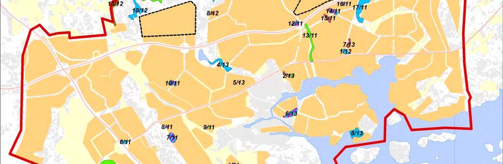 Luontovaikutusten arviointi 5.11.2014 53 (57) LIITE 1. Kaava-alueen arvokkaat kasvikohteet. Rakentamisalueille sijoittuvat kohteet on korostettu taulukossa.