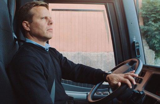 Volvo Dynamic Steering säätelee ohjausvoimaa tilannekohtaisesti todelliseen tarpeen mukaan. Ohjaaminen on pienillä nopeuksilla täysin vaivatonta.