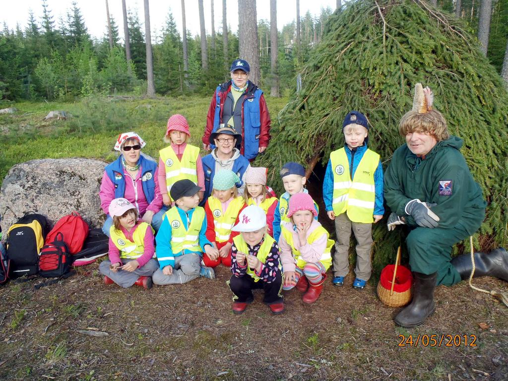 Metsämörri kutsuu kaikkia entisiä ja nykyisiä mörrilapsia ja -aikuisia juhlimaan Pukkikankaan laavulle 22.9.