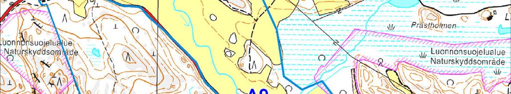 Marbackenin kallion ja Talosaarentien välinen alue on lähes kokonaan kymmenmetristä kuivahkon kankaan istutusmännikköä.
