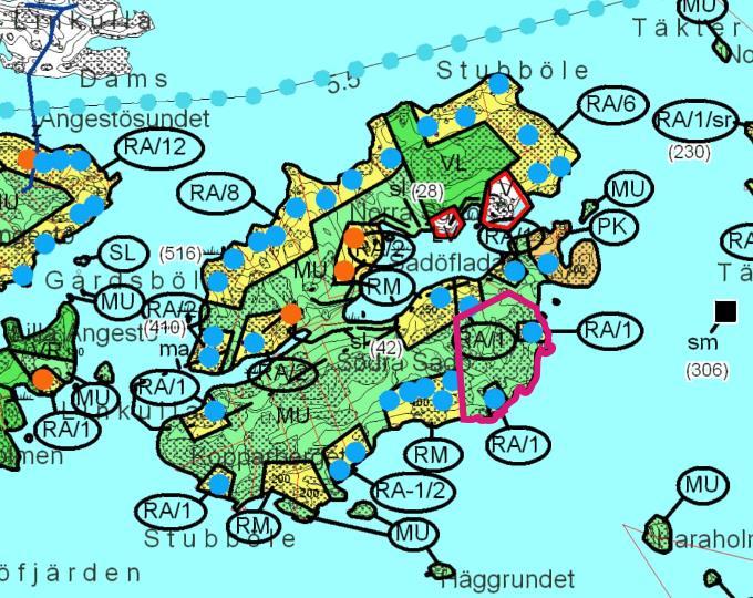 Asemakaava Ote ulkosaariston yleiskaavasta, 8.11.2000. Suunnittelualue merkitty punaisella viivalla. Alueella ei ole voimassa olevaa asemakaavaa.